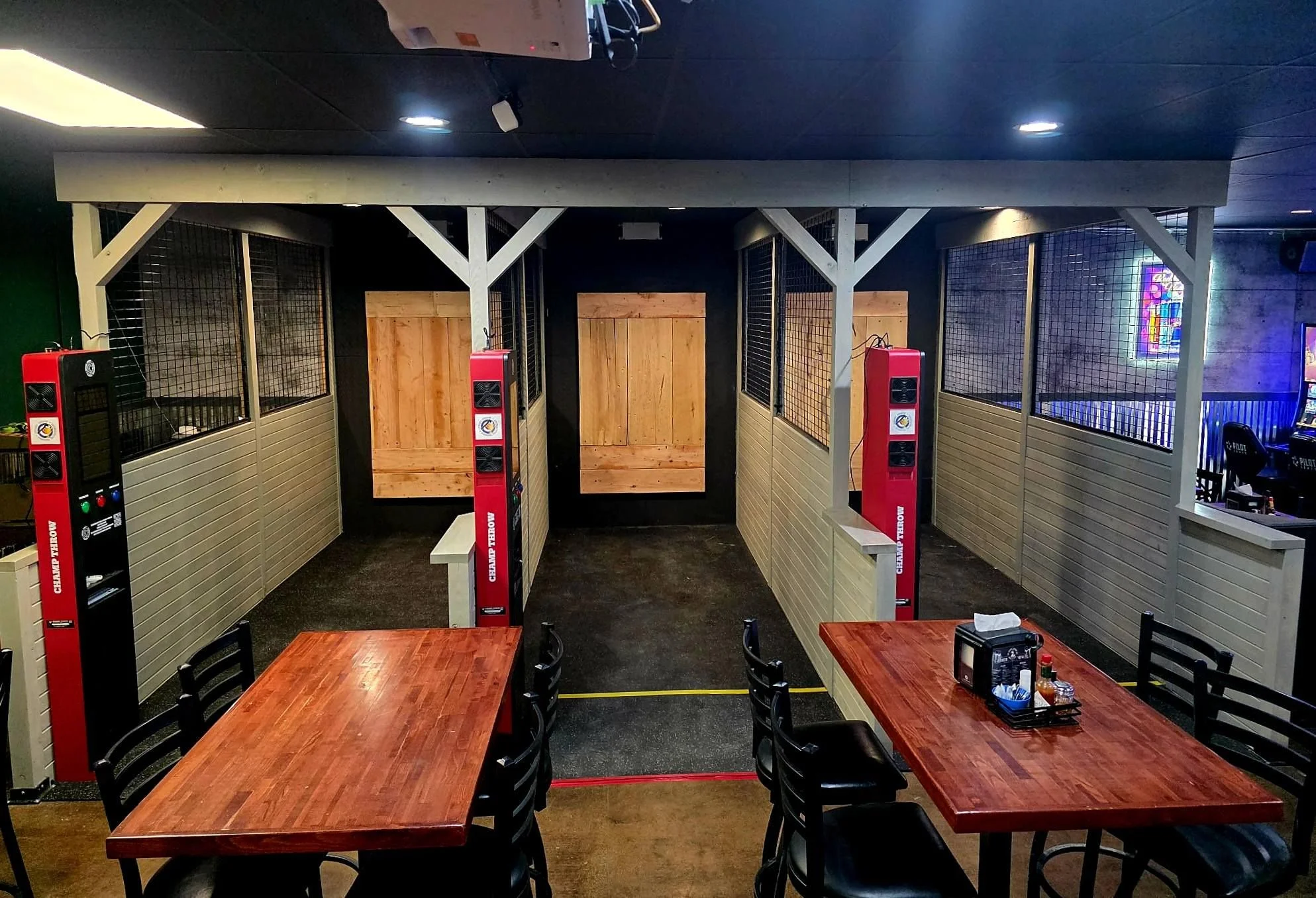 Lucky Goose Bar 2.jpg